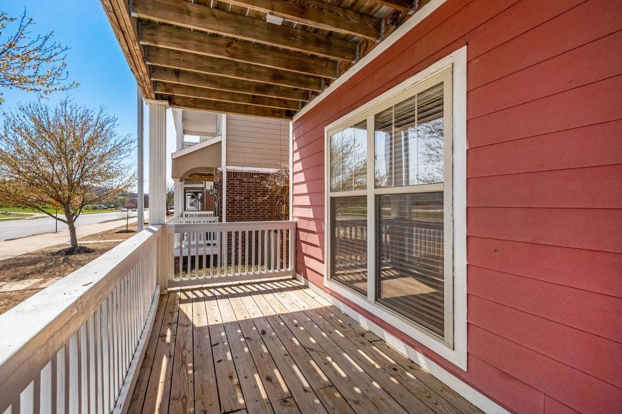 713 N Rupple Rd - Photo 7 of 36