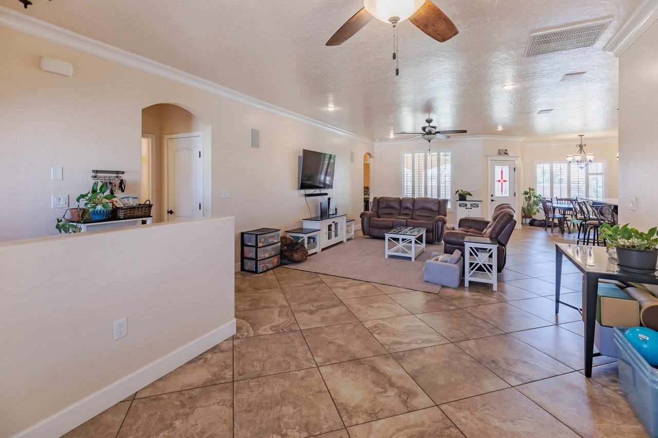 558 San Simon Dr - Photo 5 of 30