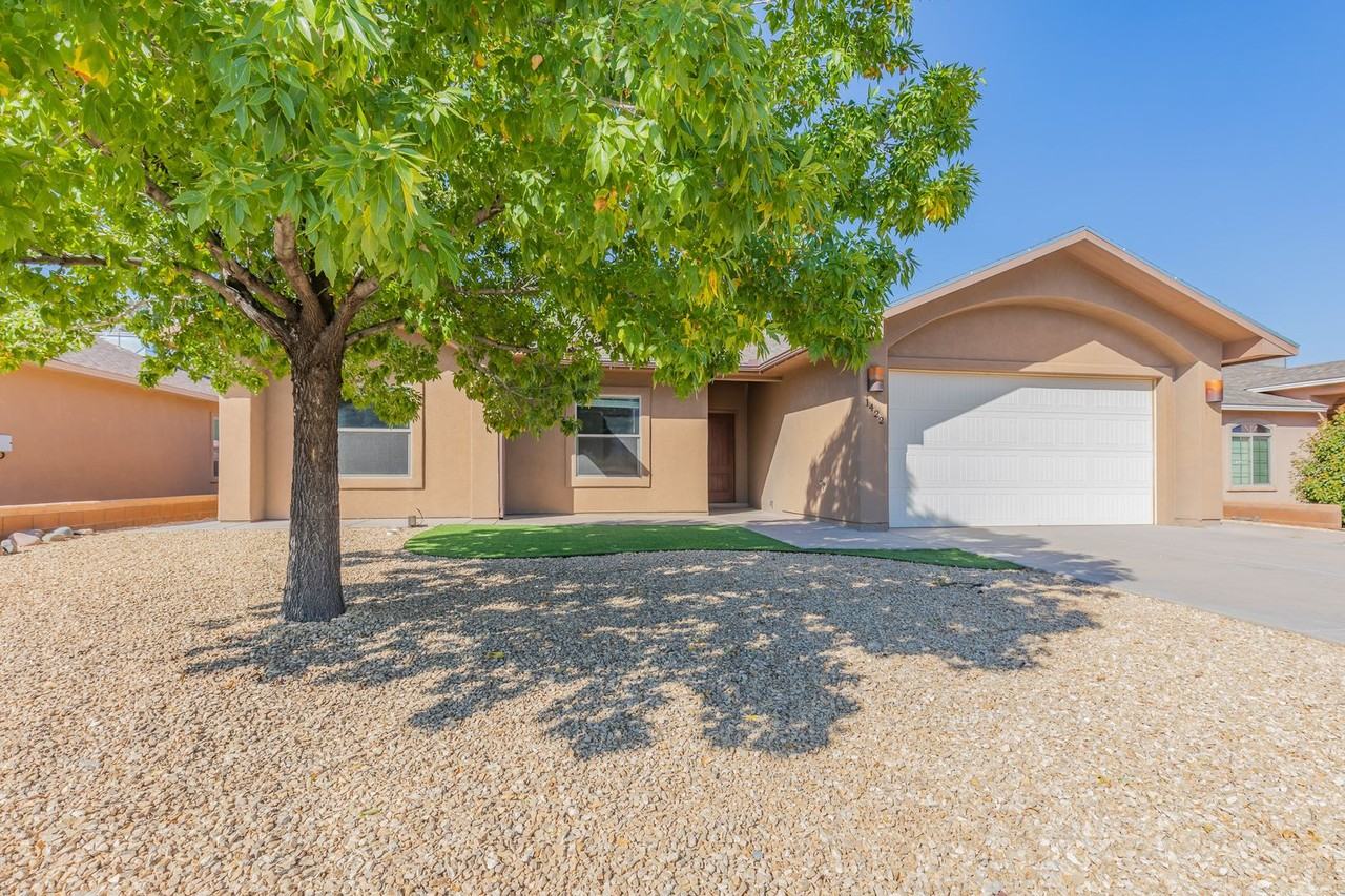 1422 Puesta Del Sol - Photo 2 of 38