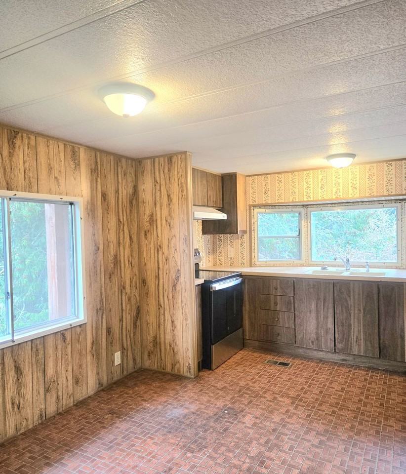 11212 Rhody Dr #1 - Photo 7 of 11