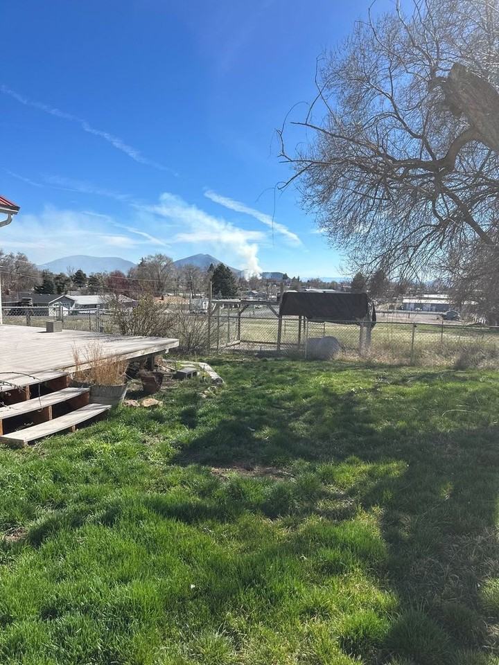 2800 Watson St - Photo 2 of 15