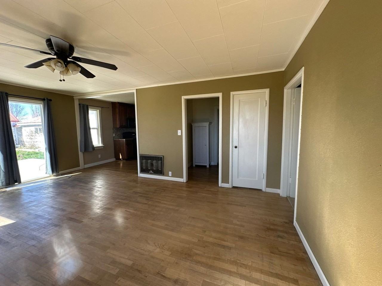 2800 Watson St - Photo 6 of 15