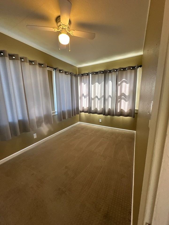 2800 Watson St - Photo 7 of 15