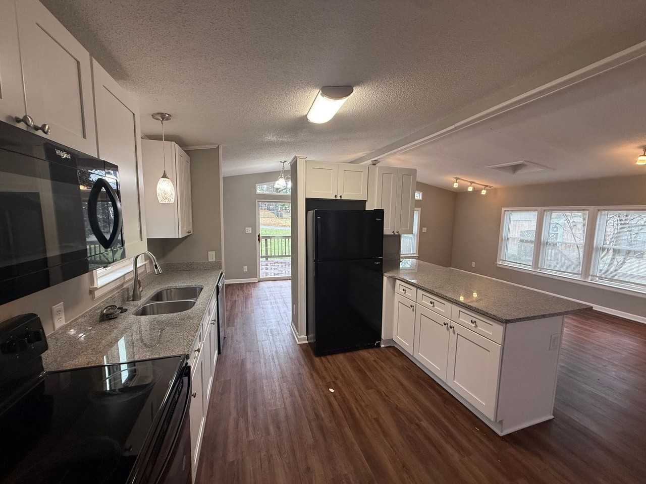 2211 Circlestone Ct - Photo 4 of 18