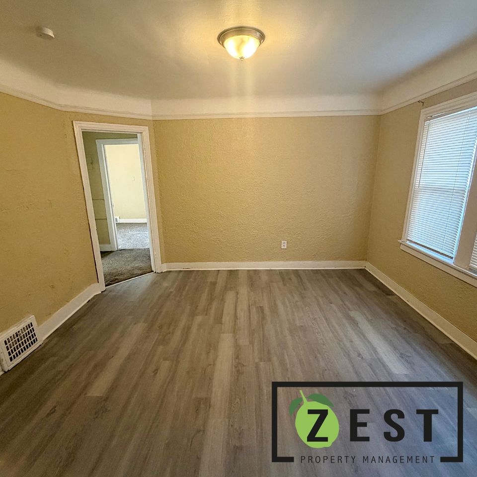 15765 Washburn St - Photo 3 of 9