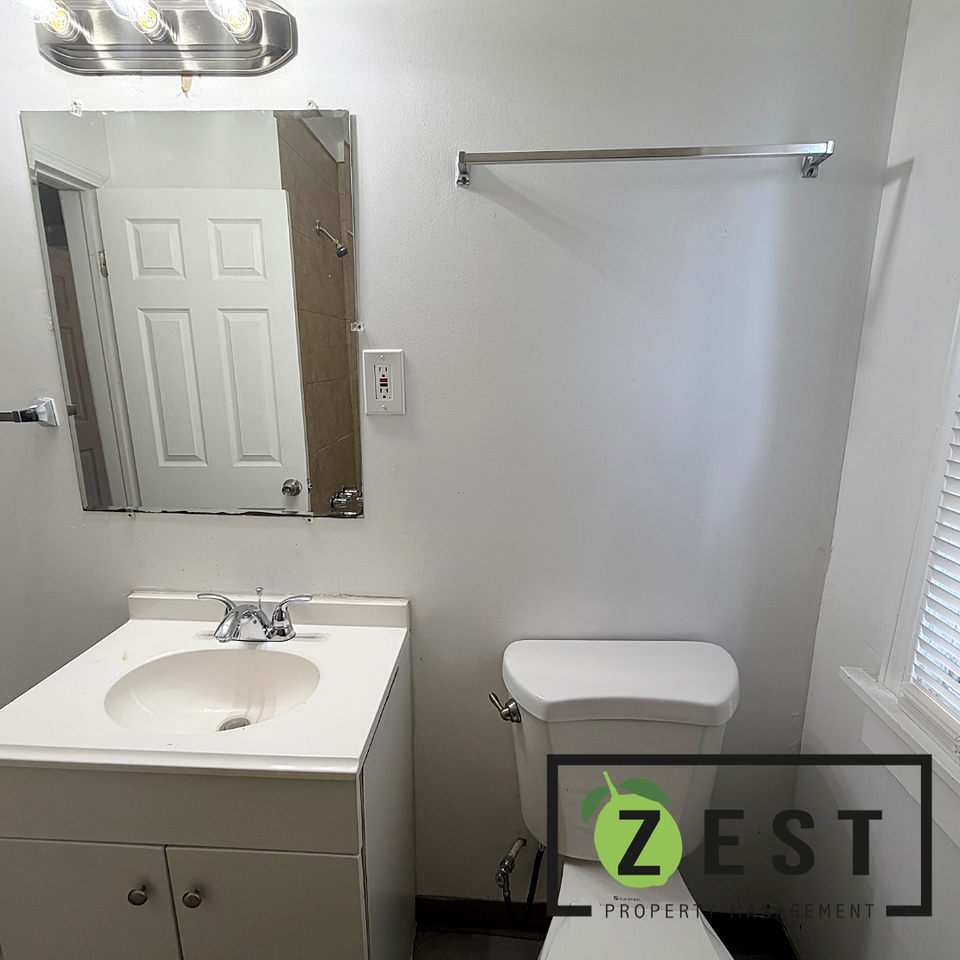 15765 Washburn St - Photo 7 of 9