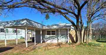 featured image of 4000 S Locust Dr