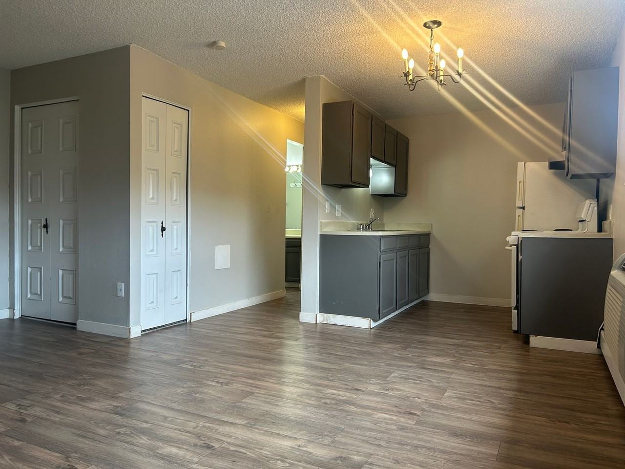 751 W Prentice Ave - Photo 4 of 14