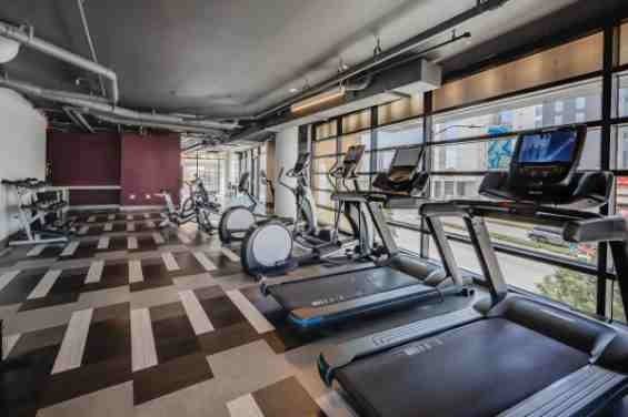 Uptown 550 - Photo 2 of 50