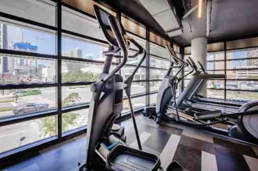 Uptown 550 - Photo 3 of 50