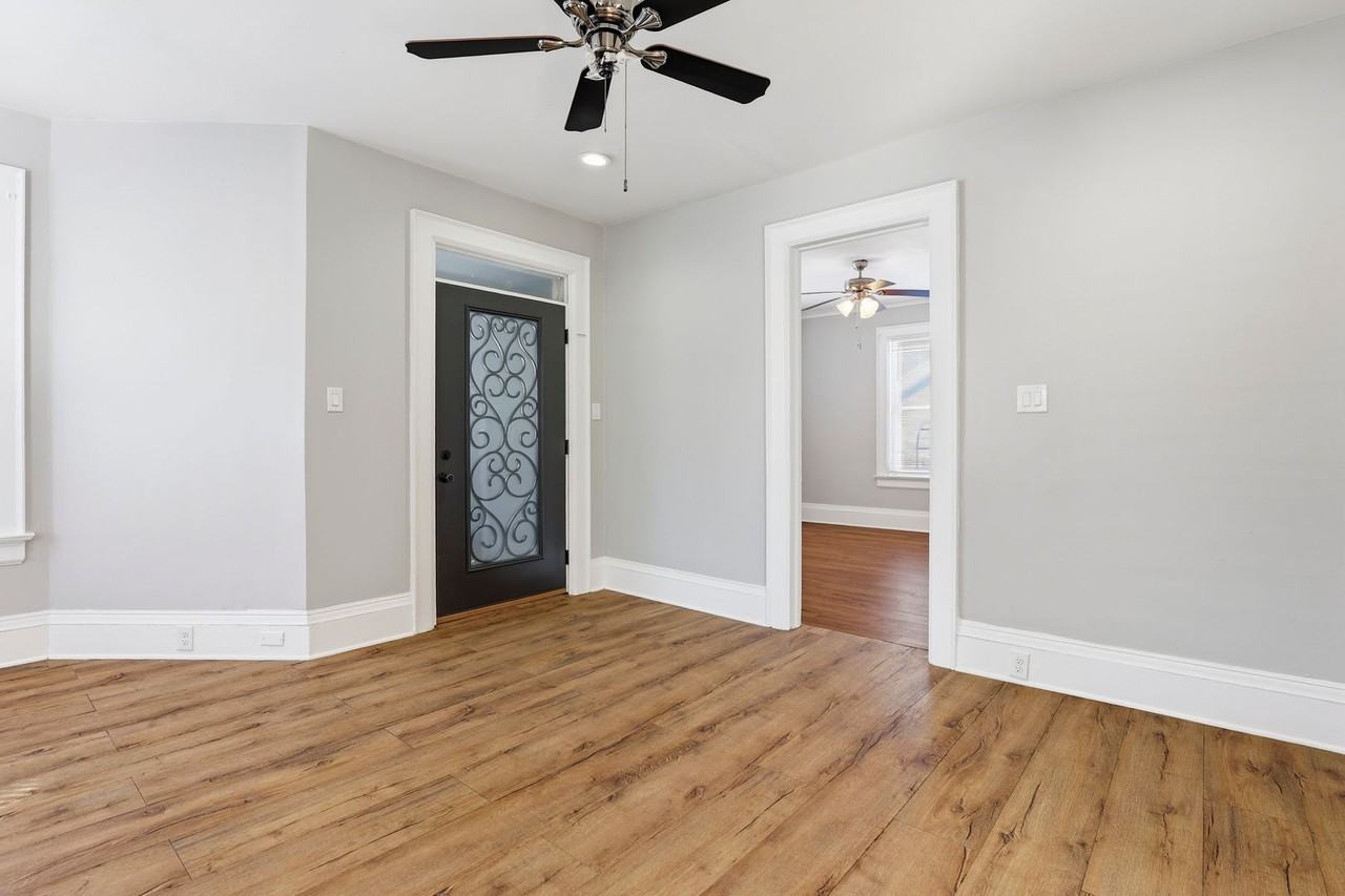 1125 S 7th St - Photo 3 of 29