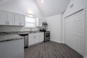 featured image of 21 Towne Park Ct