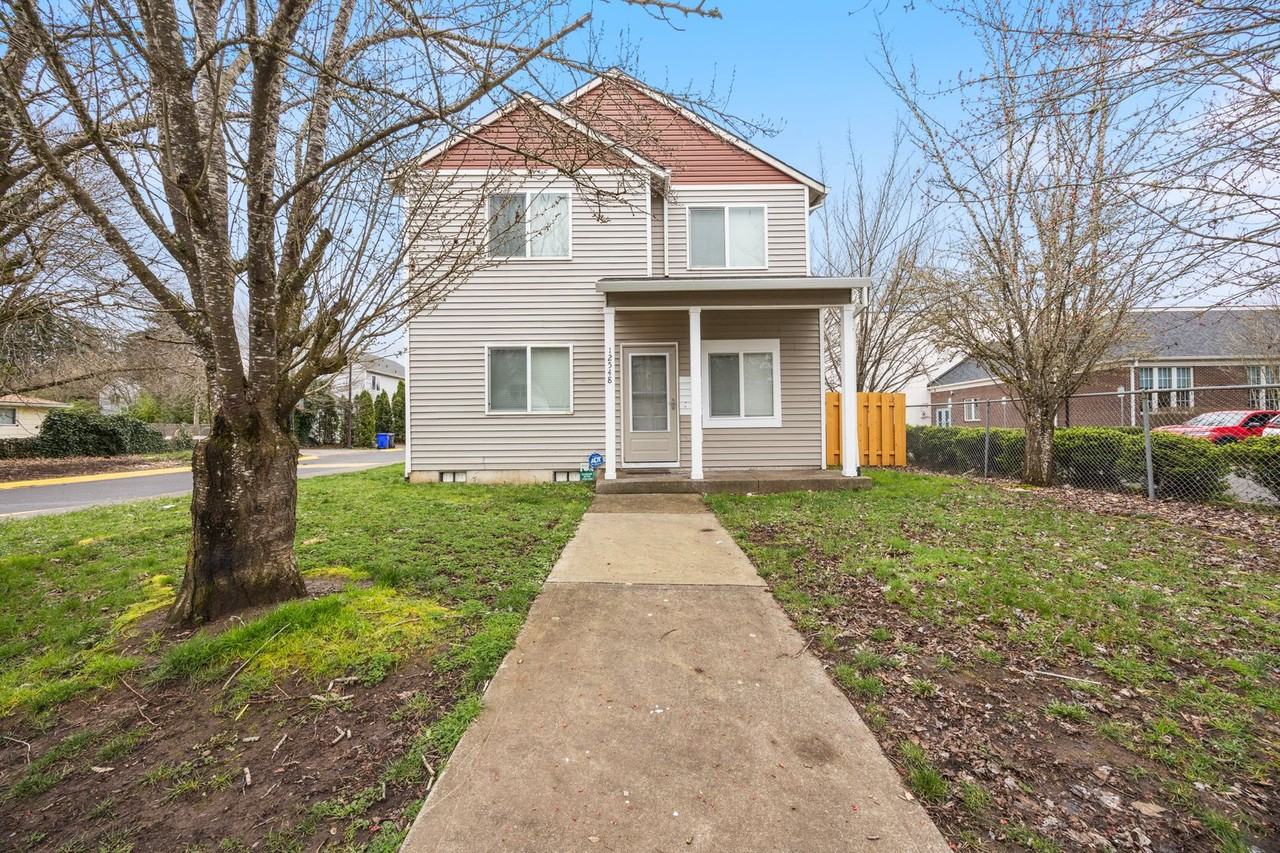 12548 Se Ramona St - Photo 2 of 43