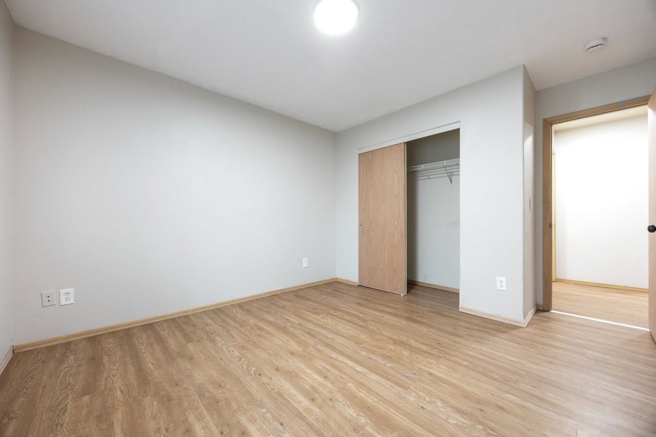 12548 Se Ramona St - Photo 7 of 43