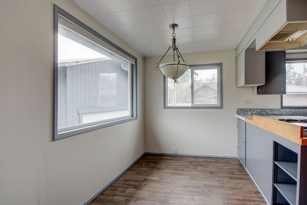 741 Se Ely St - Photo 7 of 37