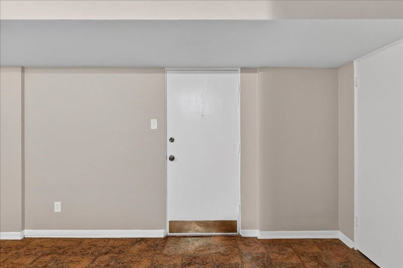 3536 Morganford Rd - Photo 2 of 15