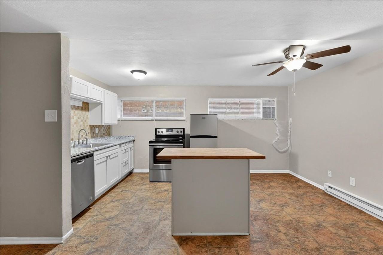 3536 Morganford Rd - Photo 4 of 15