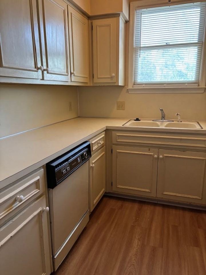 2250 15th St #8 - Photo 4 of 15