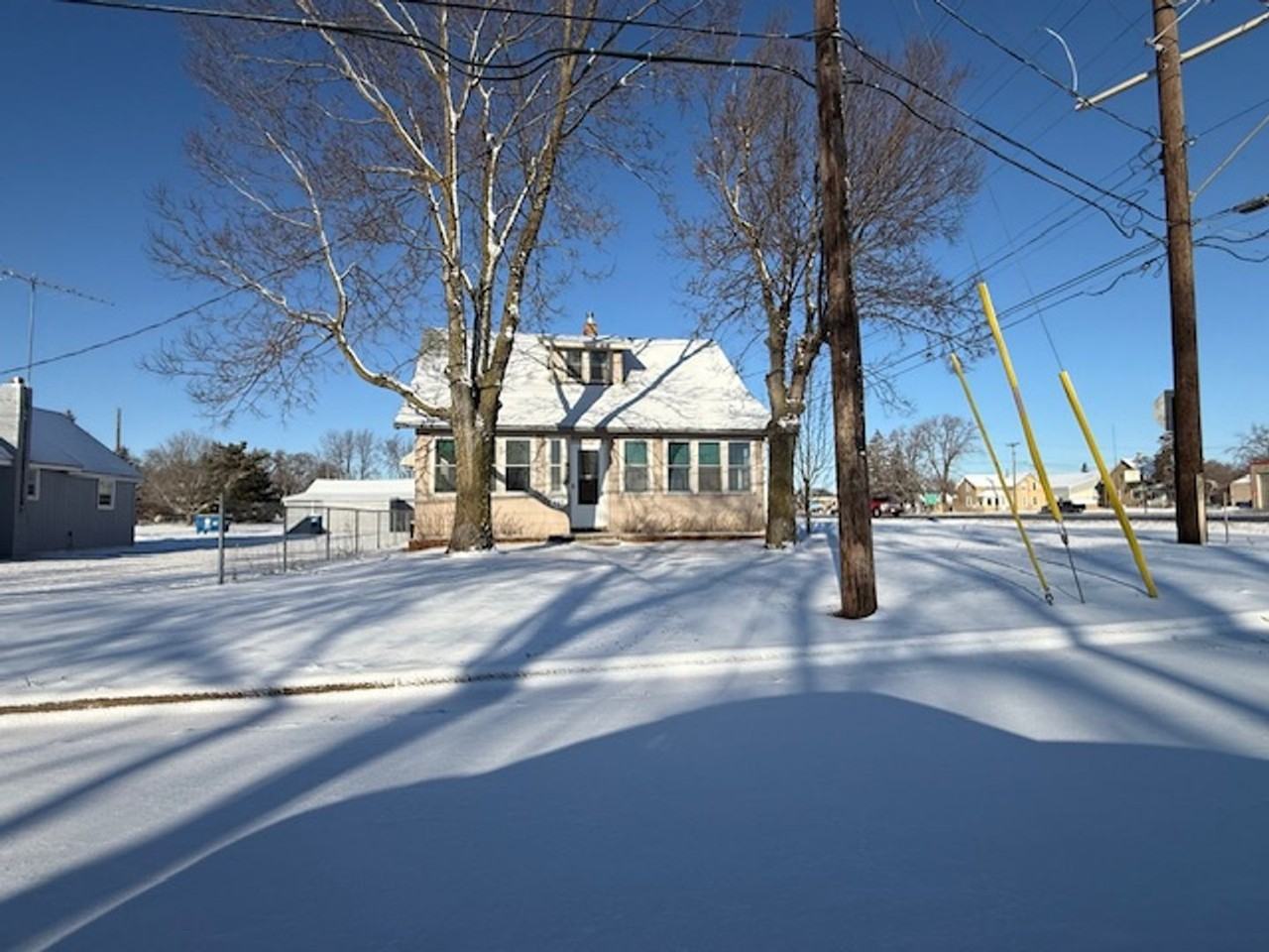 119 1st Ave Ne - Photo 2 of 7