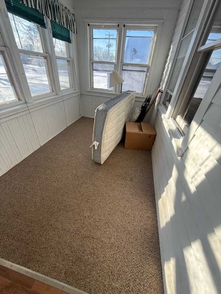 119 1st Ave Ne - Photo 5 of 7