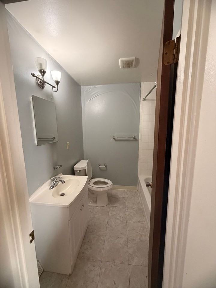 203 Wood St - Photo 6 of 9