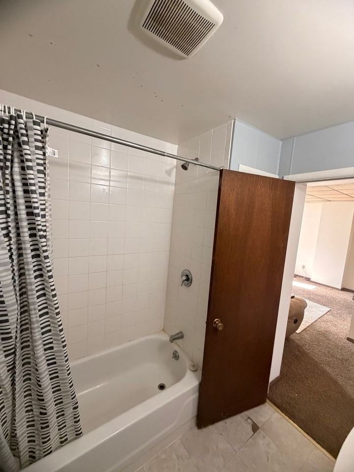 203 Wood St - Photo 7 of 9