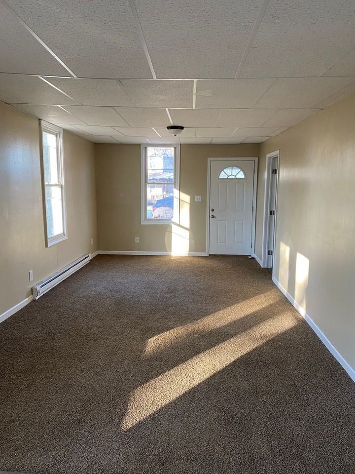 1004 N Jefferson St - Photo 4 of 6