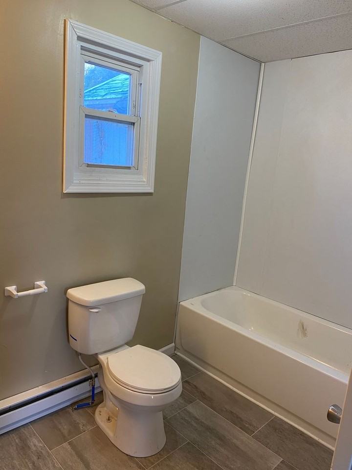 1004 N Jefferson St - Photo 6 of 6