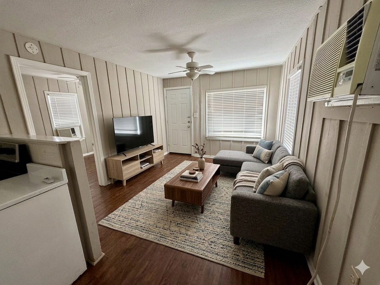 5687 Akra Ave - Photo 3 of 10