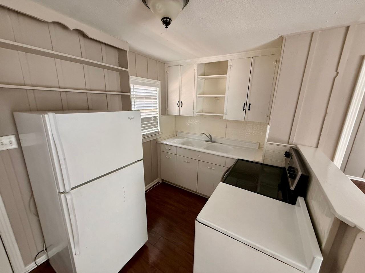 5687 Akra Ave - Photo 6 of 10