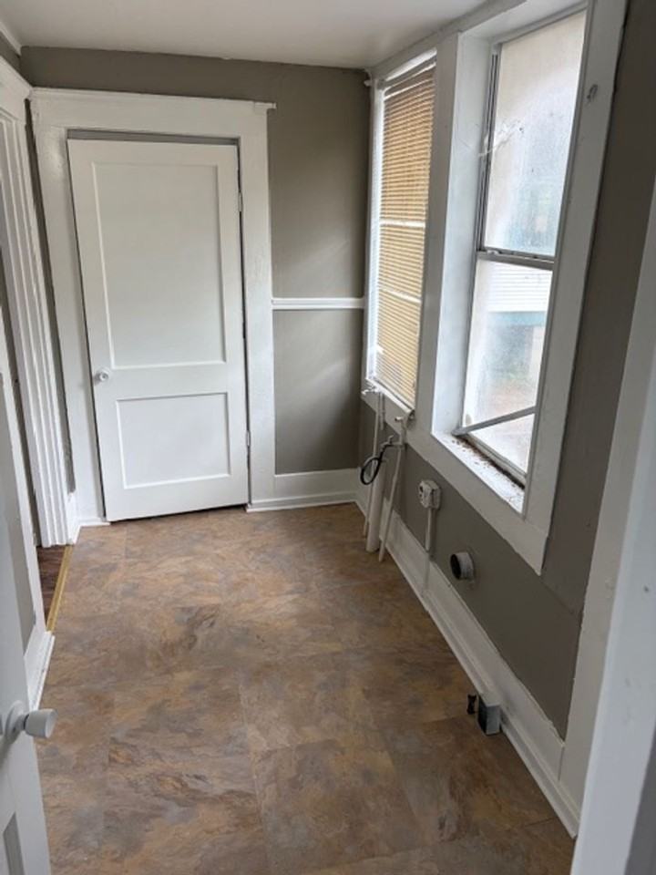 419 Boulevard St - Photo 7 of 8