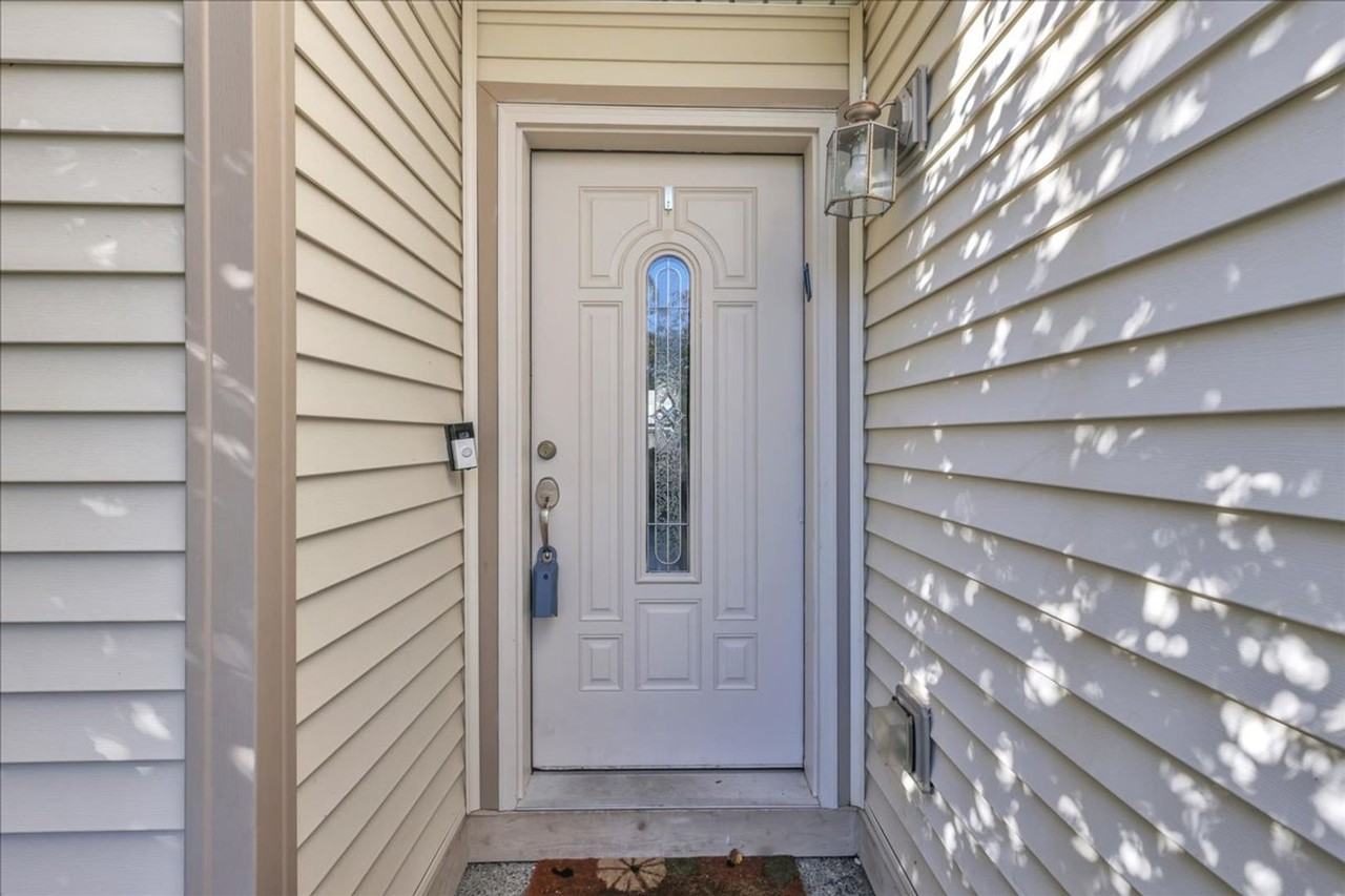 10025 Terra Ct Se - Photo 2 of 32