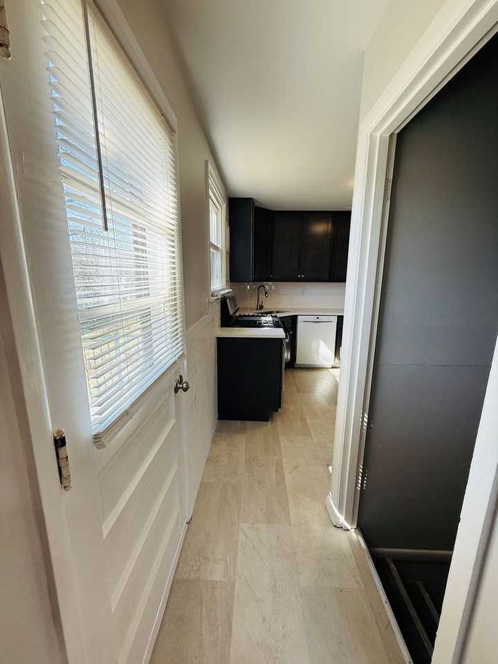 936 Highmont Dr - Photo 7 of 26