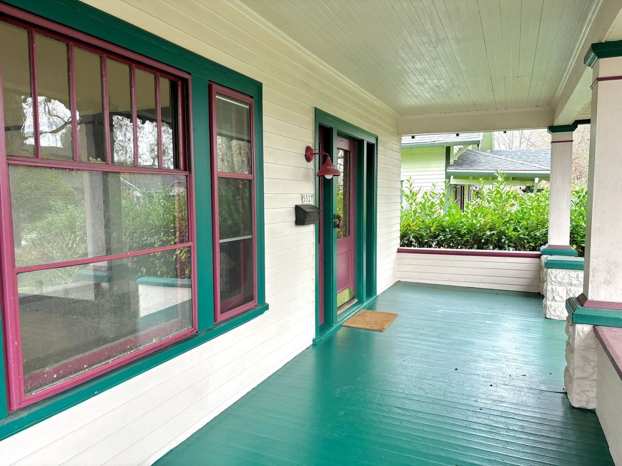 5527 Ne Mallory Ave - Photo 4 of 32