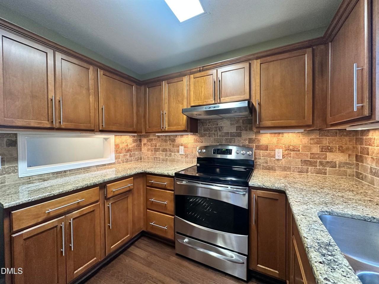 5620 Bridgetowne Way - Photo 3 of 28