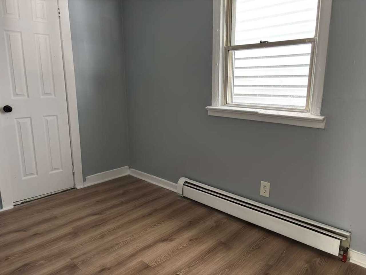 76 Godwin Ave - Photo 5 of 7