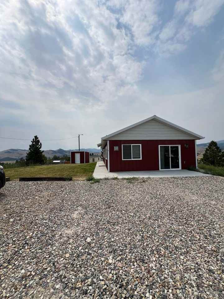 5584 Eagle Ridge Rd - Photo 2 of 11