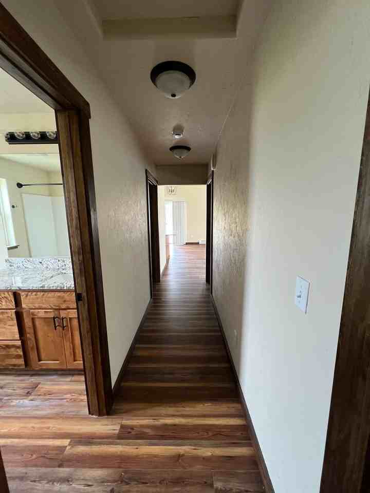 5584 Eagle Ridge Rd - Photo 5 of 11