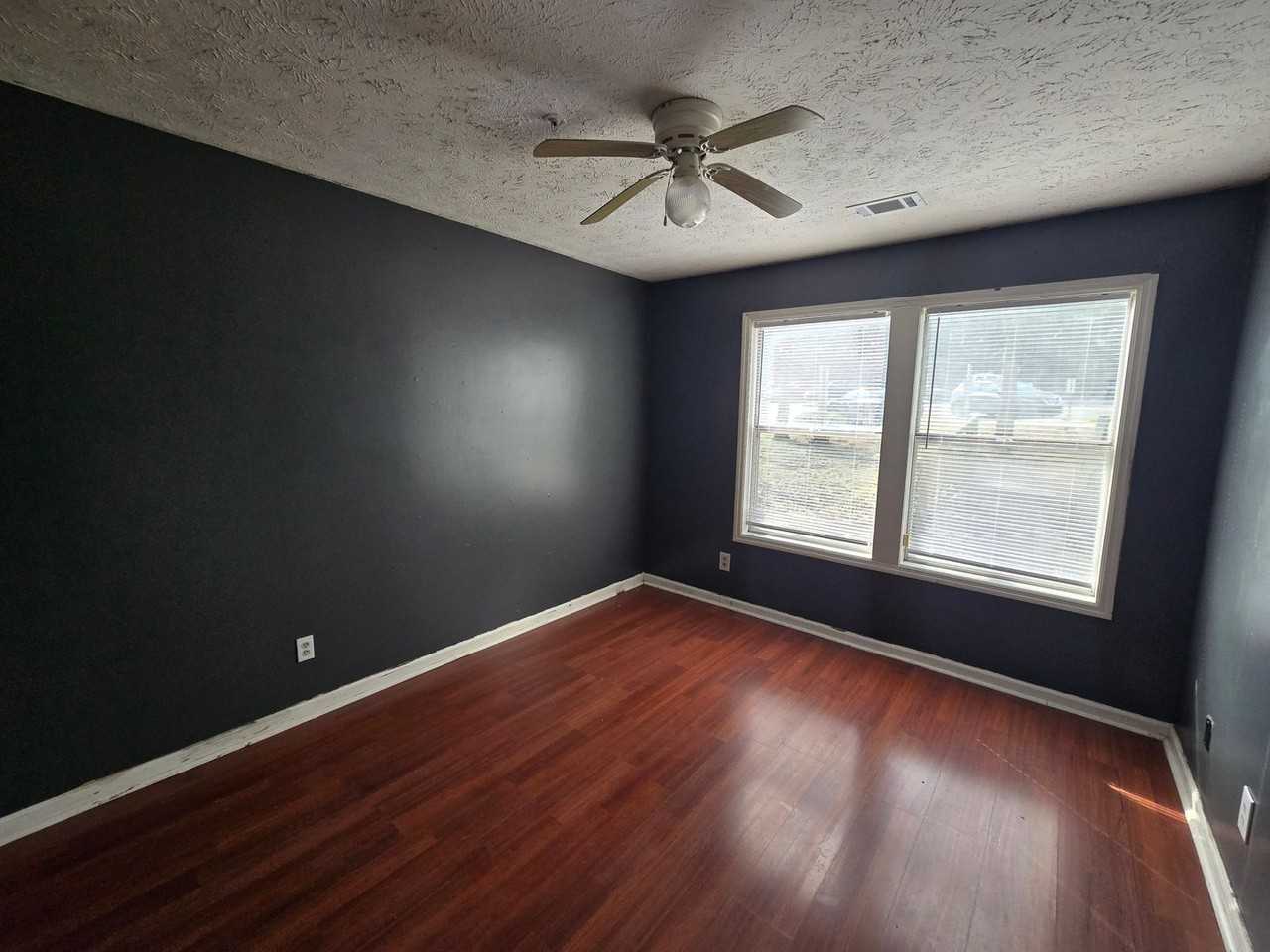 950 Stewarts Creek Dr - Photo 6 of 16