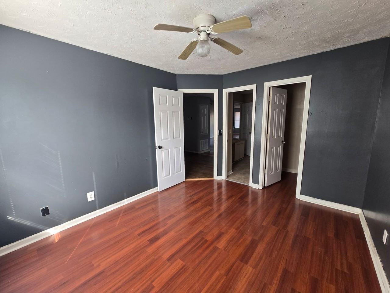 950 Stewarts Creek Dr - Photo 7 of 16