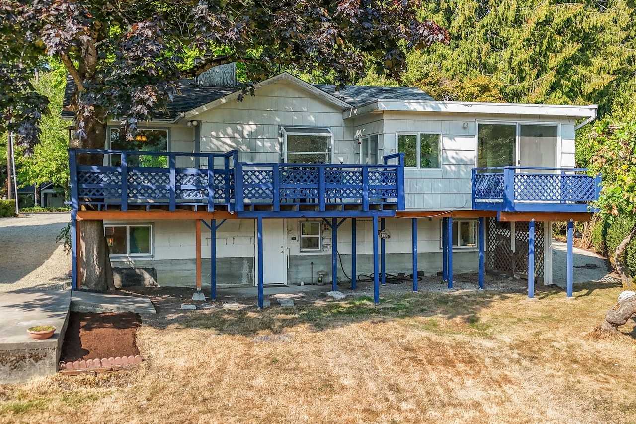 12049 Ne 97th St - Photo 2 of 37