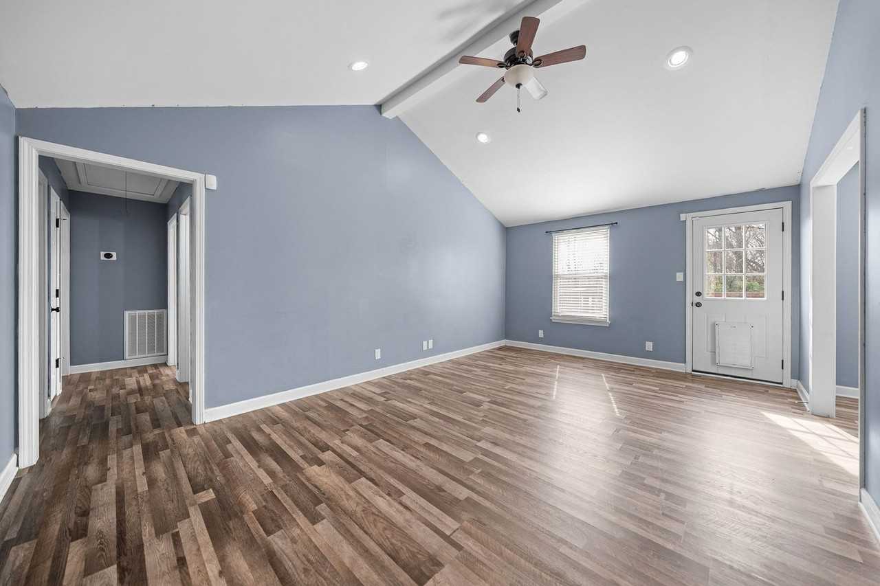 2701 E Copeland Ct - Photo 6 of 34