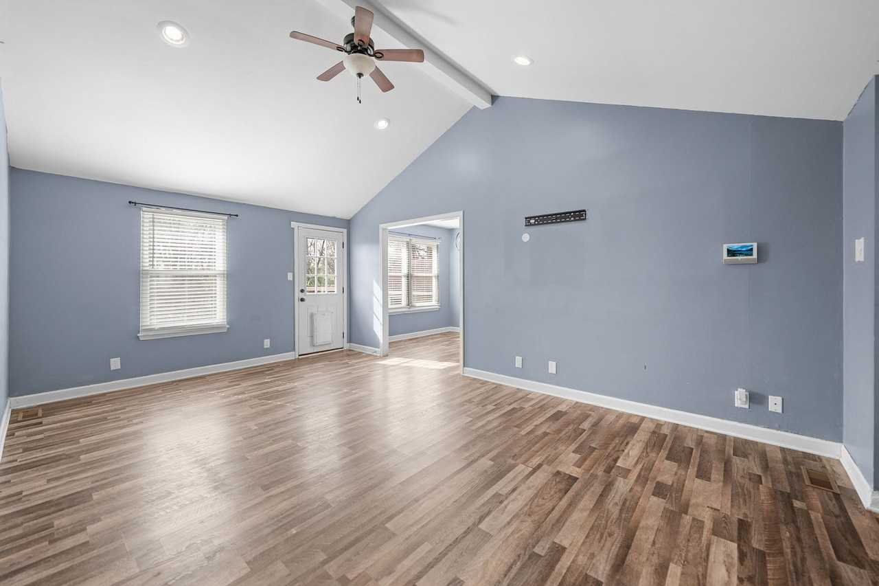 2701 E Copeland Ct - Photo 7 of 34