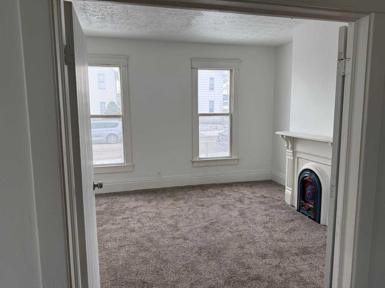 402 Eastern Ave - Photo 3 of 11