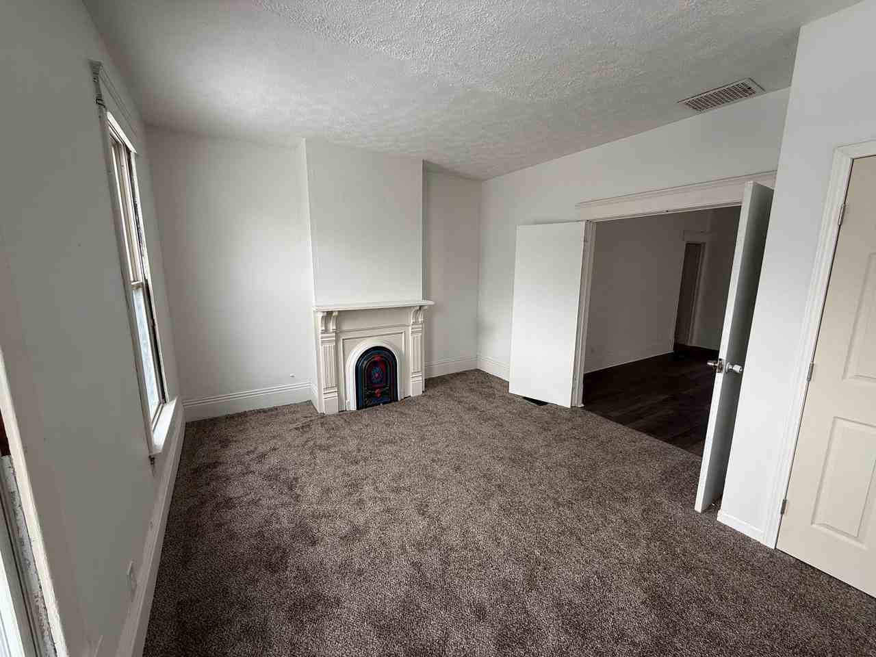 402 Eastern Ave - Photo 4 of 11