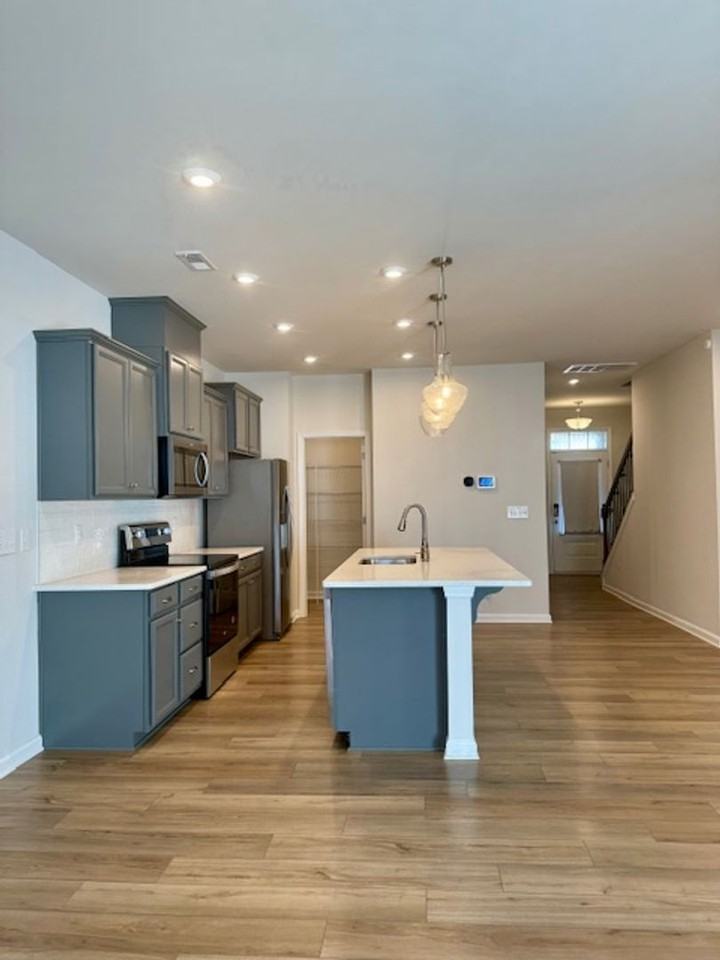 5611 Axil Ln - Photo 2 of 21