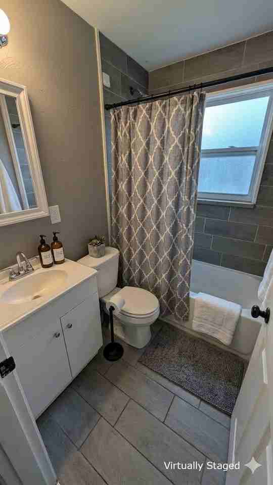 411 Ryburn Ave - Photo 3 of 11