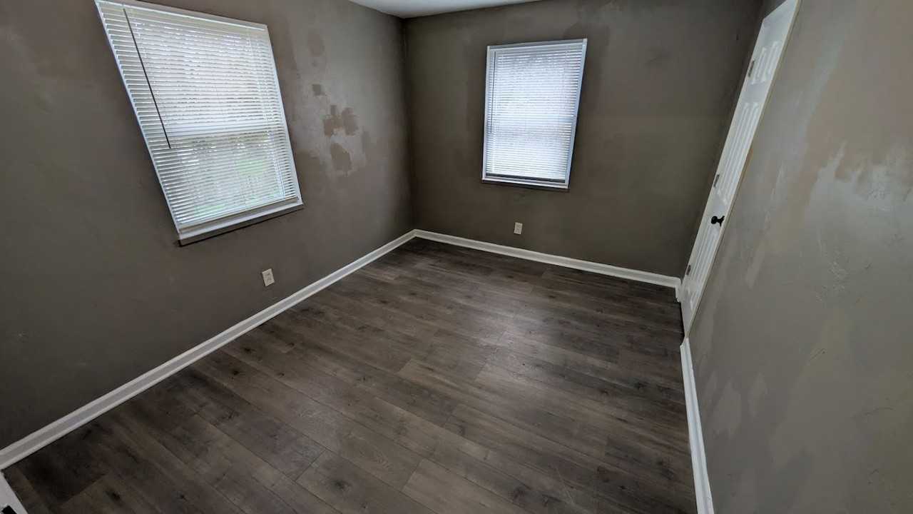 411 Ryburn Ave - Photo 6 of 11