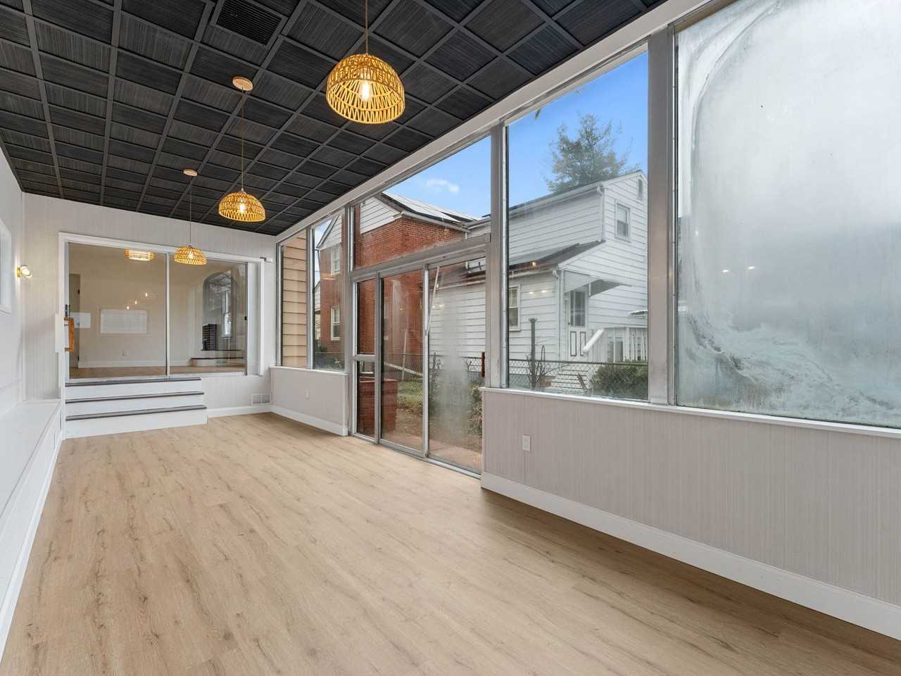 4239 Terrace Ave - Photo 5 of 30