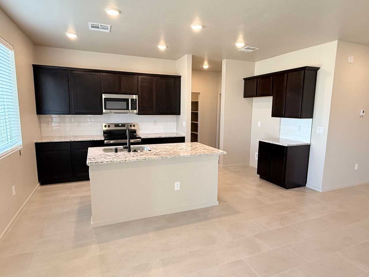 3091 San Jenaro Dr - Photo 2 of 13